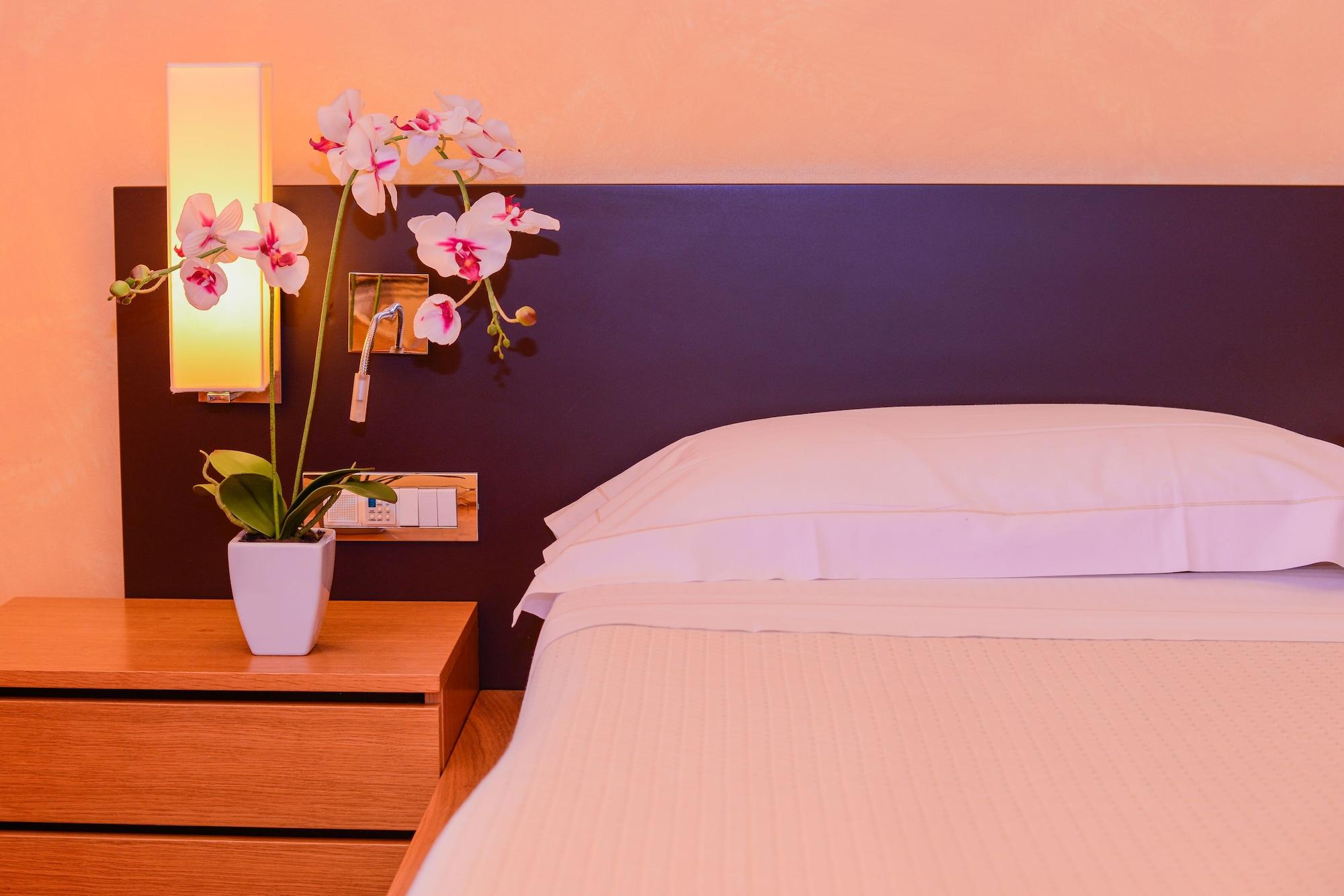 Ahg Donna Silvia Wellness Hotel Manerba del Garda Luaran gambar