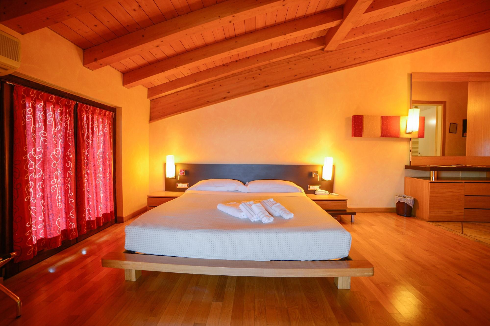 Ahg Donna Silvia Wellness Hotel Manerba del Garda Luaran gambar
