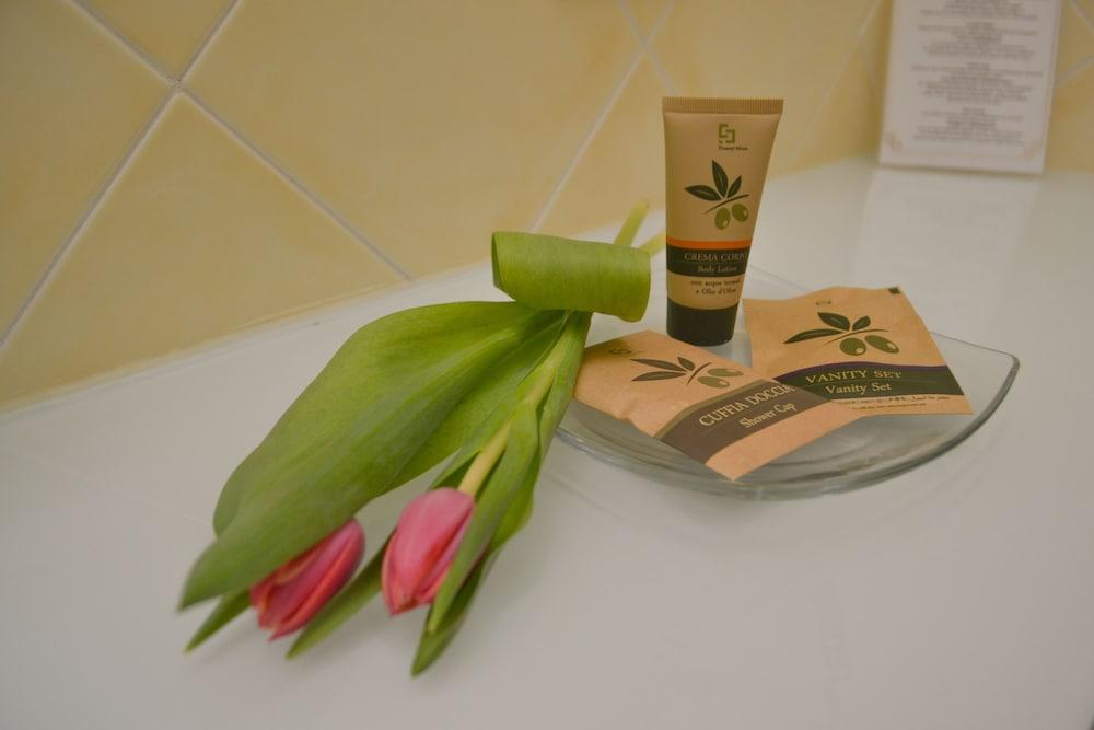 Ahg Donna Silvia Wellness Hotel Manerba del Garda Luaran gambar