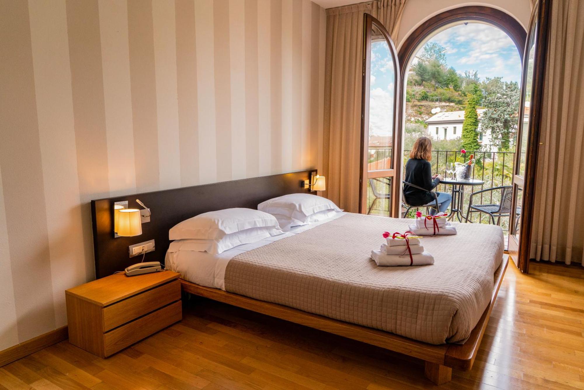 Ahg Donna Silvia Wellness Hotel Manerba del Garda Luaran gambar