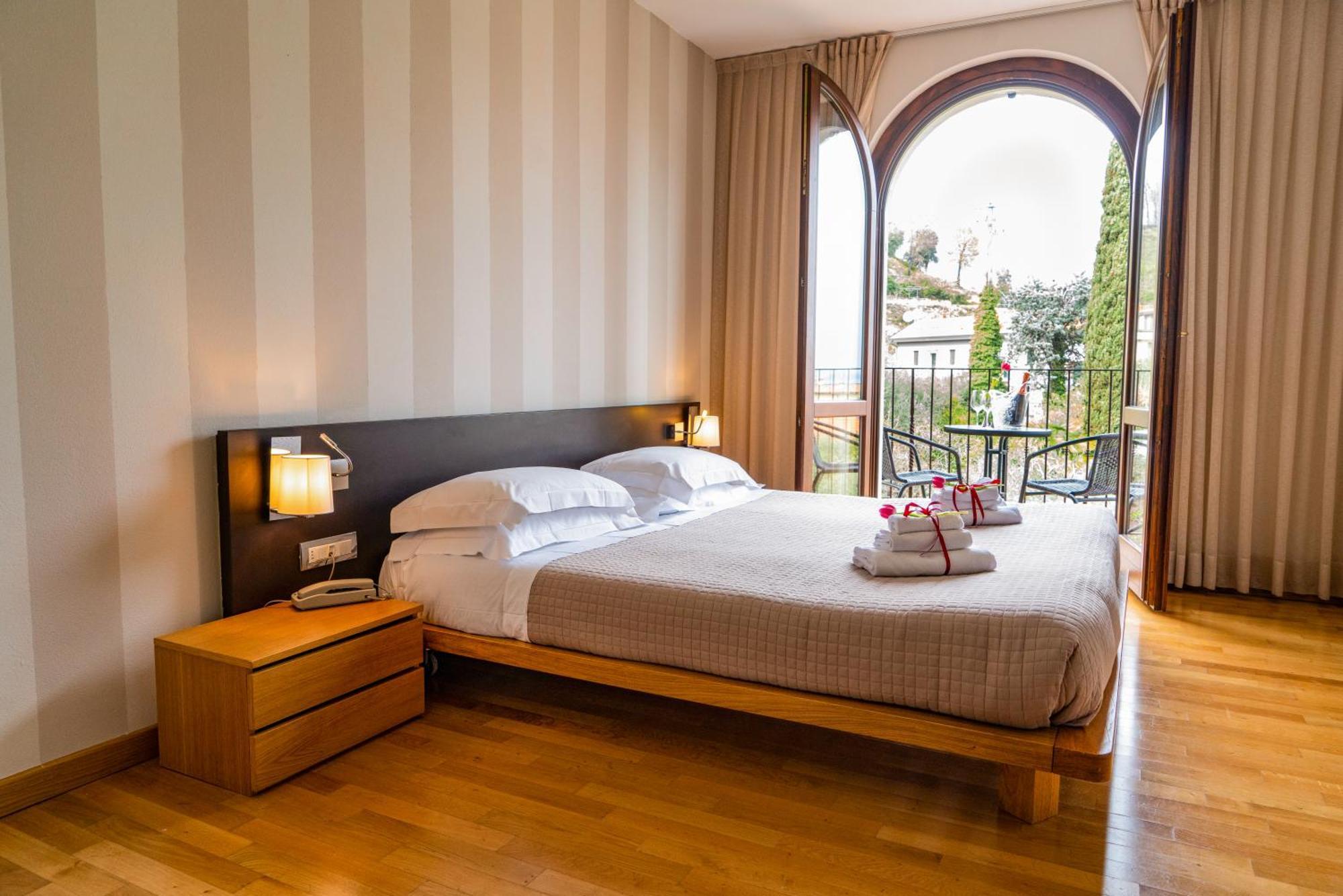 Ahg Donna Silvia Wellness Hotel Manerba del Garda Luaran gambar