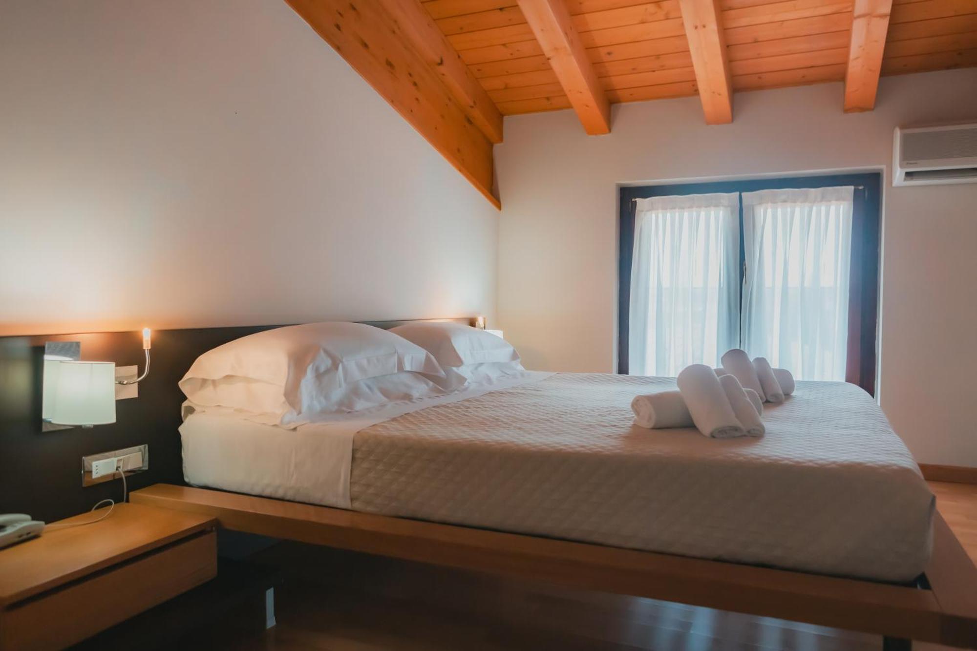 Ahg Donna Silvia Wellness Hotel Manerba del Garda Luaran gambar