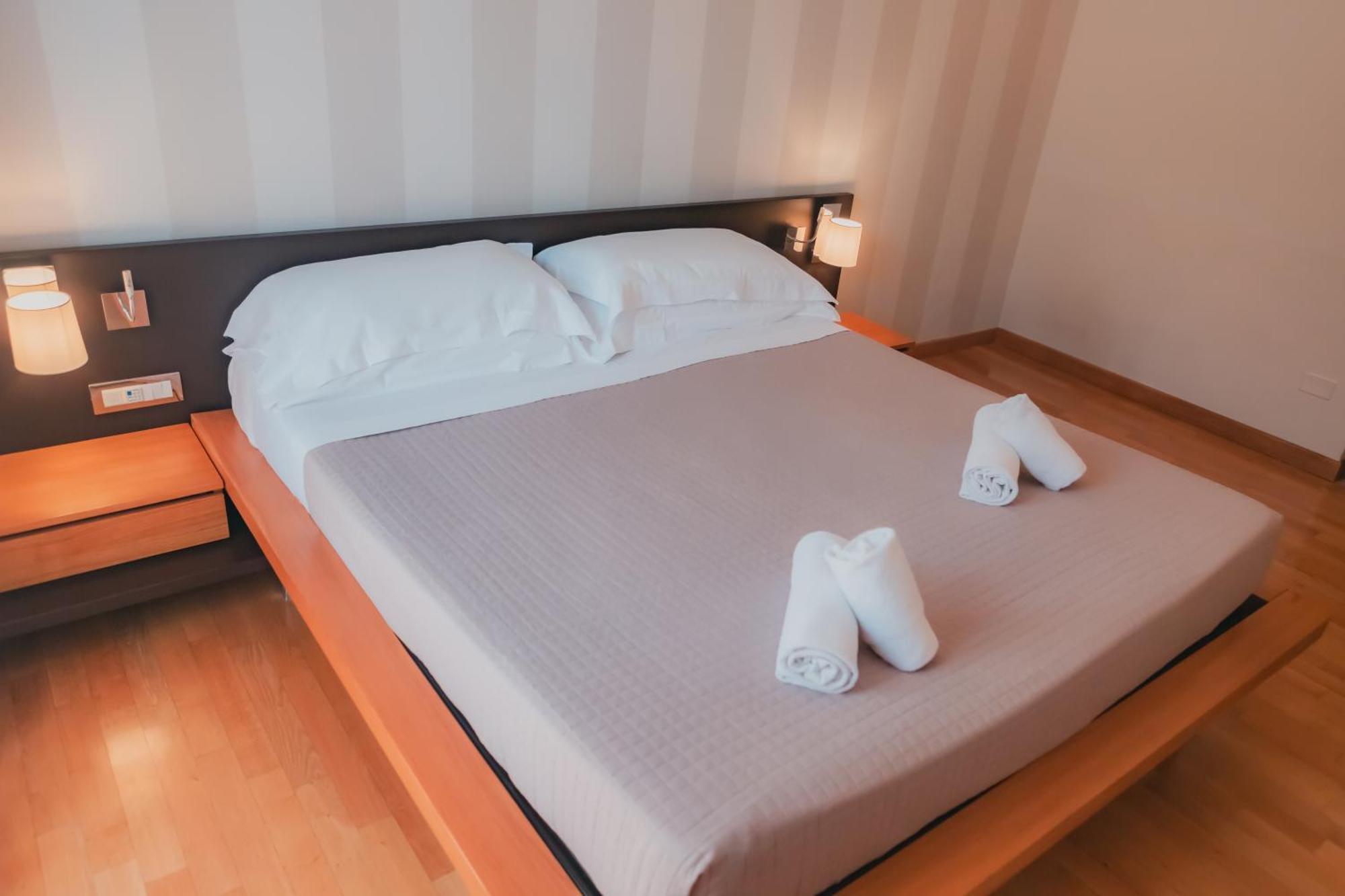 Ahg Donna Silvia Wellness Hotel Manerba del Garda Luaran gambar