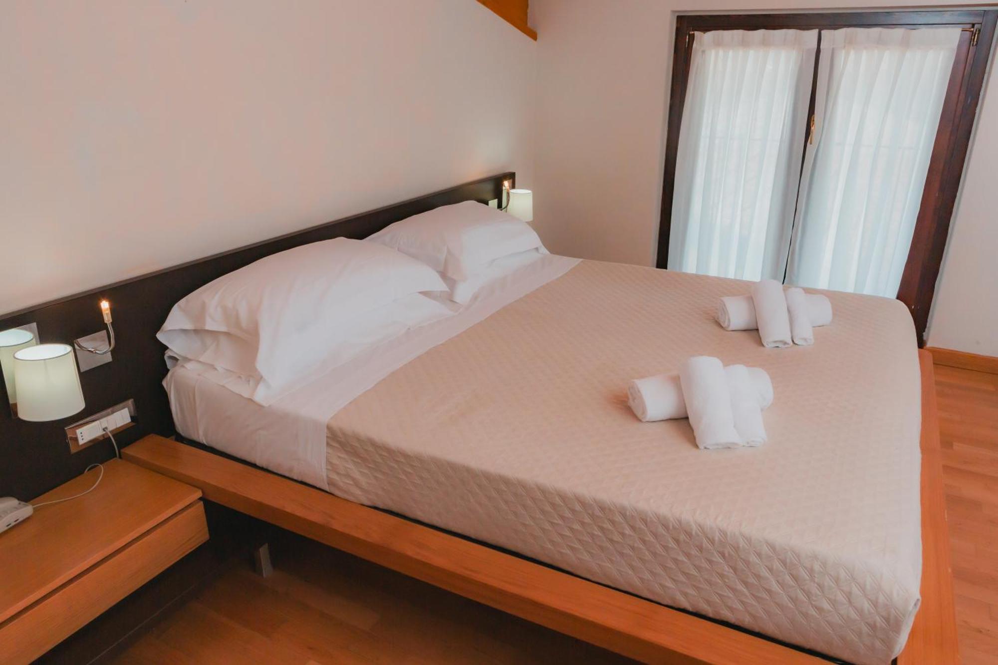 Ahg Donna Silvia Wellness Hotel Manerba del Garda Luaran gambar