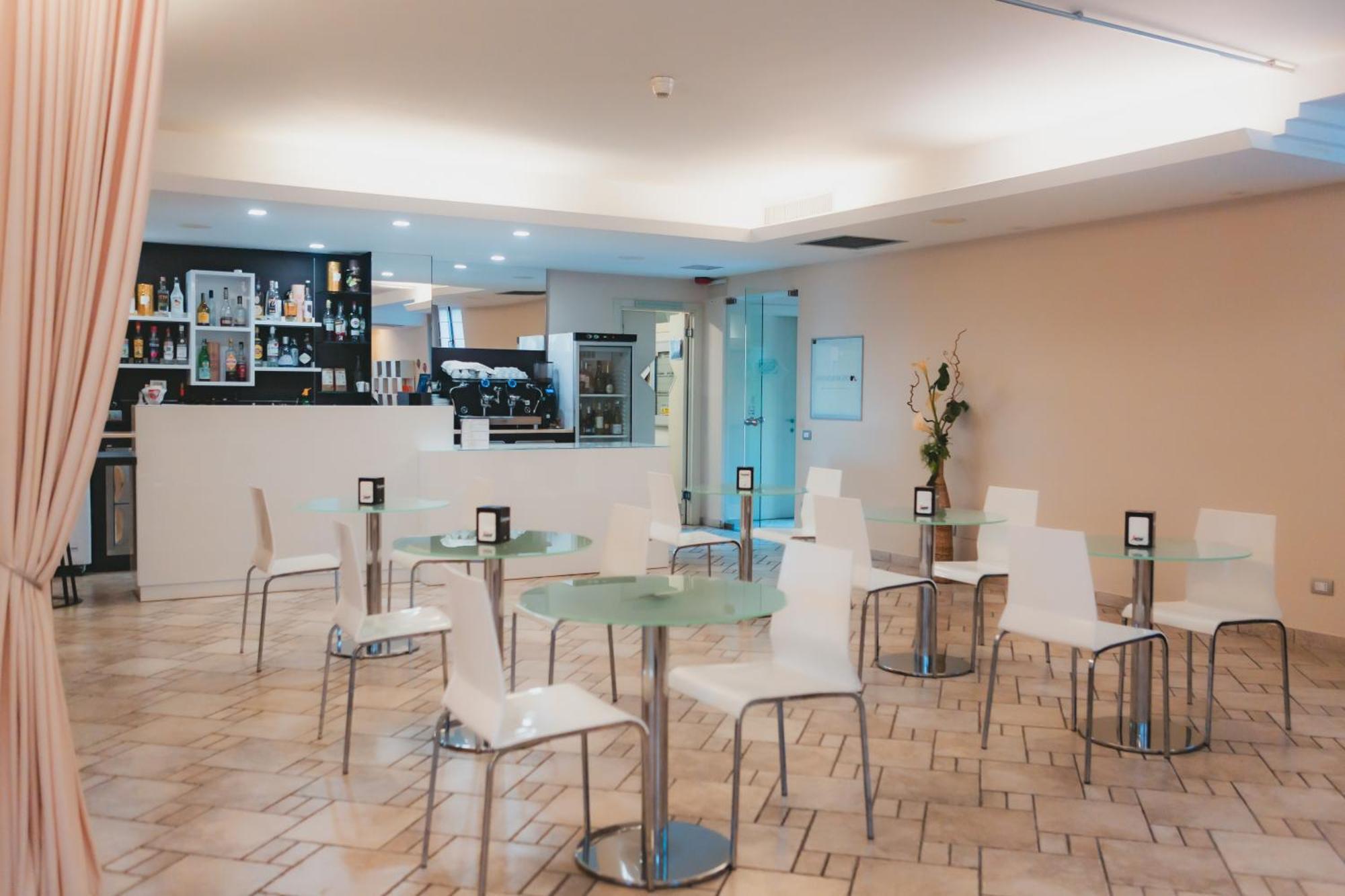 Ahg Donna Silvia Wellness Hotel Manerba del Garda Luaran gambar